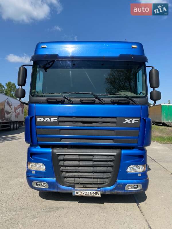 Тягач DAF XF 105 2010 в Днепре