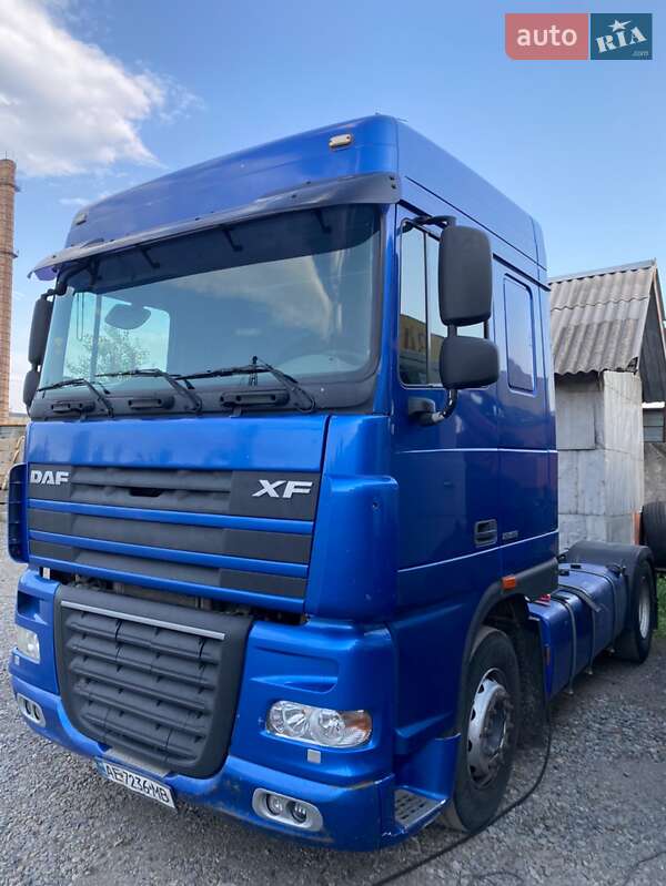 Тягач DAF XF 105 2010 в Днепре
