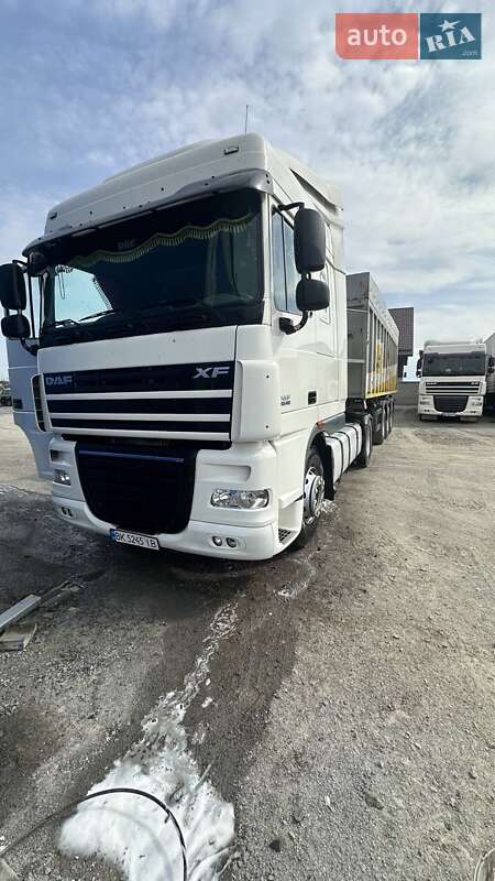 Тягач DAF XF 105 2012 в Ровно