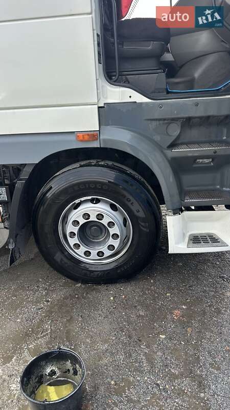 Тягач DAF XF 105 2012 в Ровно