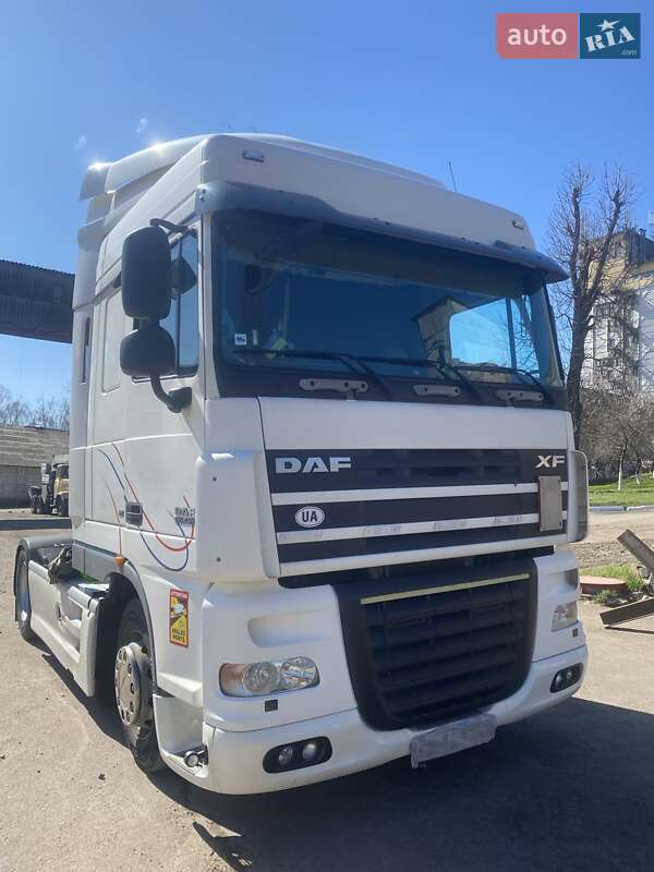 Тягач DAF XF 105 2007 в Ровно