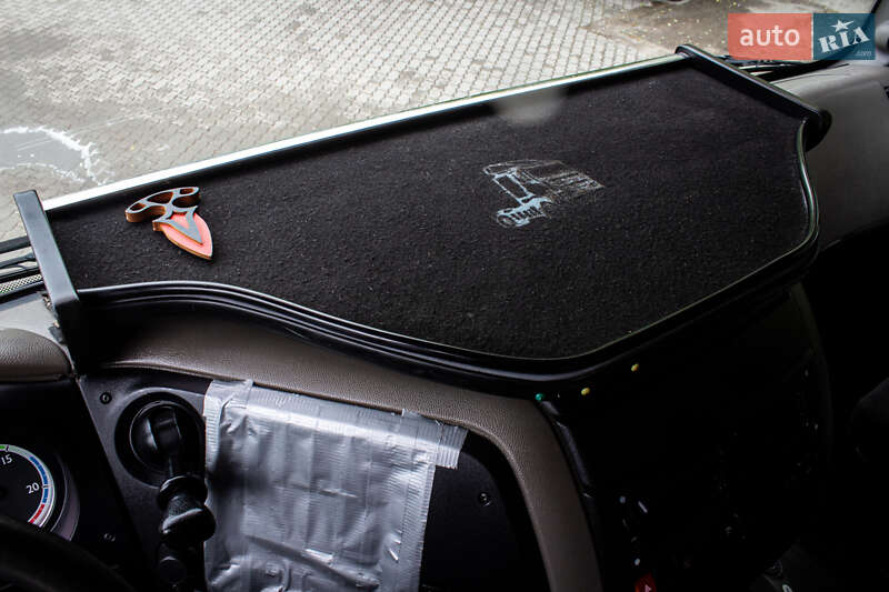 Тягач DAF XF 105 2012 в Львове