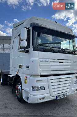 Тягач DAF XF 105 2011 в 