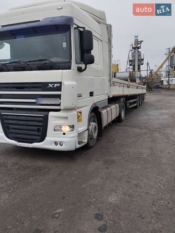 Тягач DAF XF 105 2011 в Золочеве
