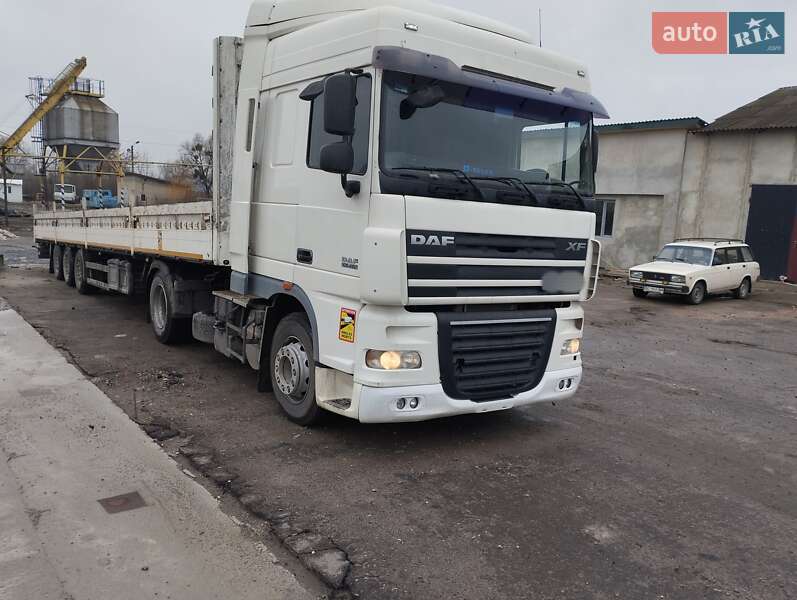 Тягач DAF XF 105 2011 в Золочеве