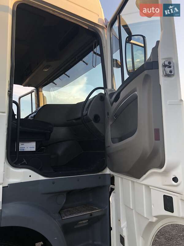 Тягач DAF XF 105 2011 в Хусте