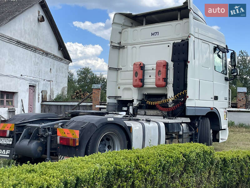 Тягач DAF XF 105 2011 в Полонному