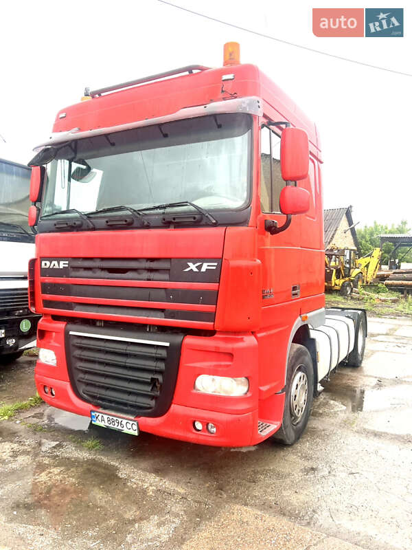 Тягач DAF XF 105 2011 в 