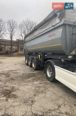 Тягач DAF XF 105 2013 в 