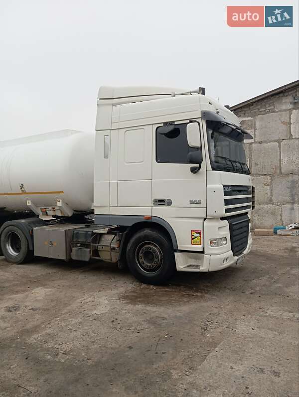 Тягач DAF XF 105 2012 в 