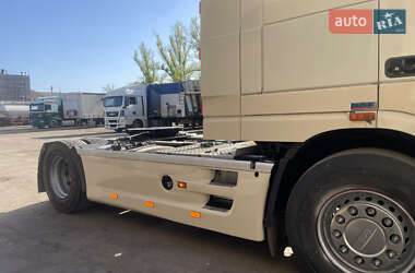 Тягач DAF XF 105 2011 в 