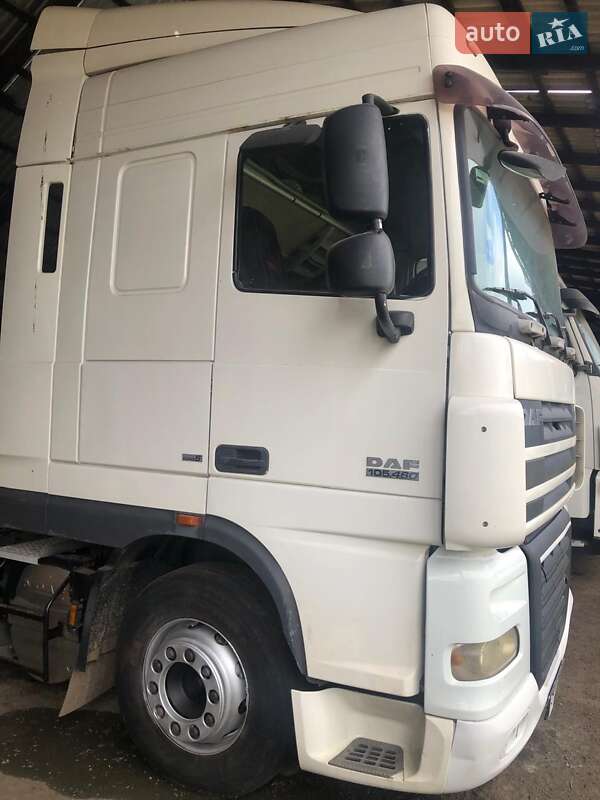 Тягач DAF XF 105 2008 в Ужгороде