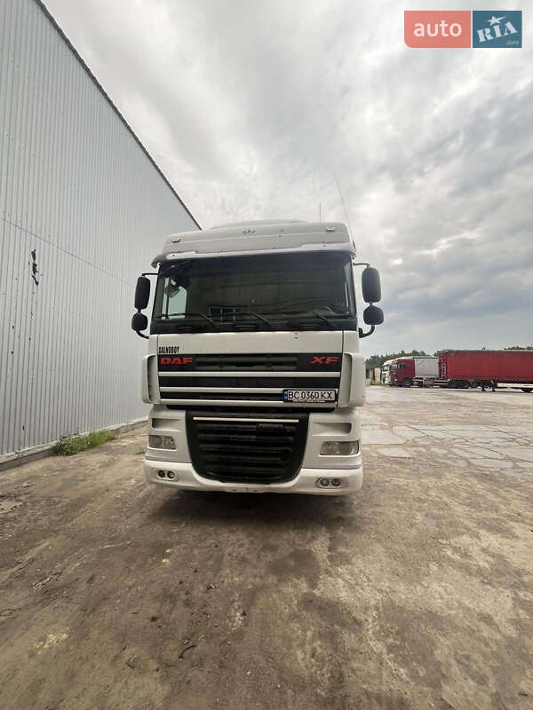 Тягач DAF XF 105 2012 в Радехове
