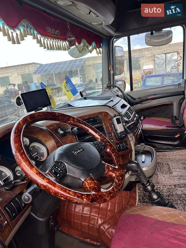 Тягач DAF XF 105 2009 в Жовкве