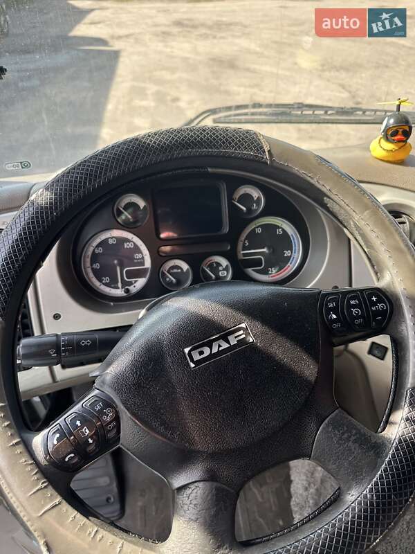 Тягач DAF XF 105 2011 в Сарнах