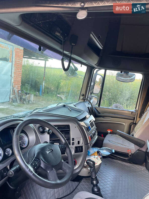 Тягач DAF XF 105 2010 в Черновцах