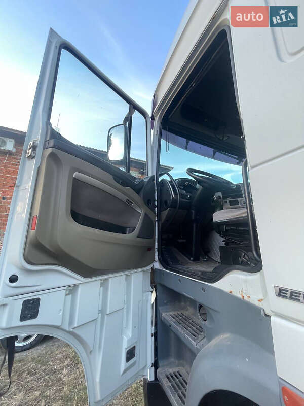 Тягач DAF XF 105 2010 в Черновцах
