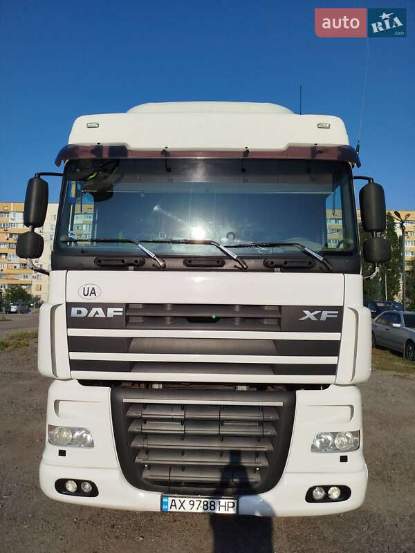 Тягач DAF XF 105 2011 в 