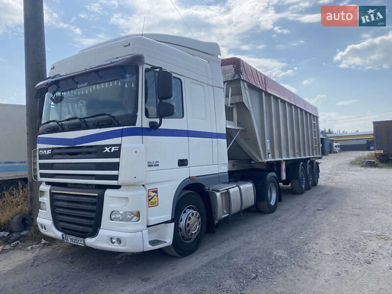 Самосвал DAF XF 105 2010 в 