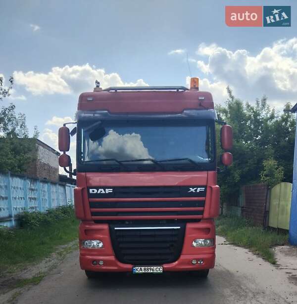 Тягач DAF XF 105 2011 в 