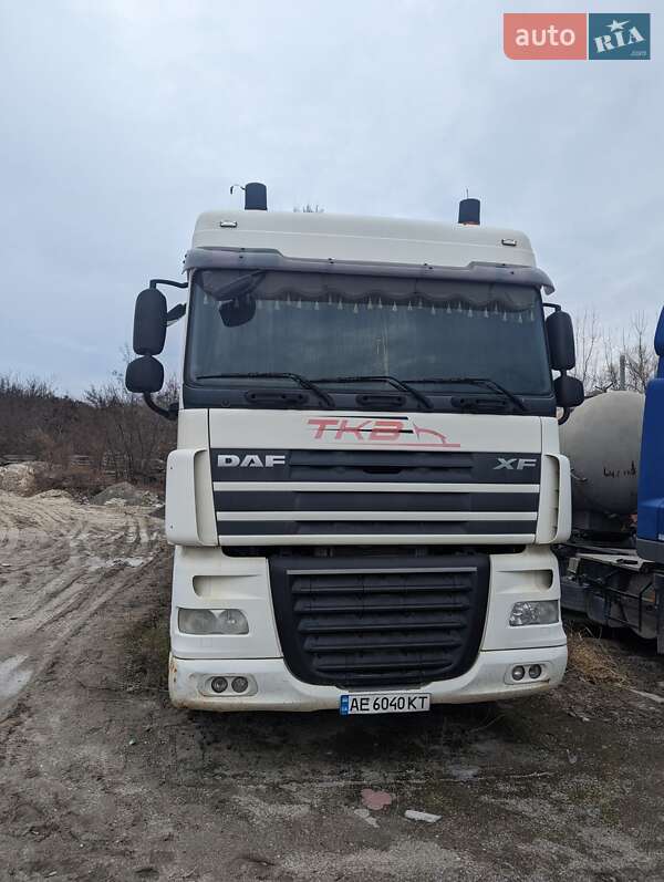 Тягач DAF XF 105 2010 в Киеве