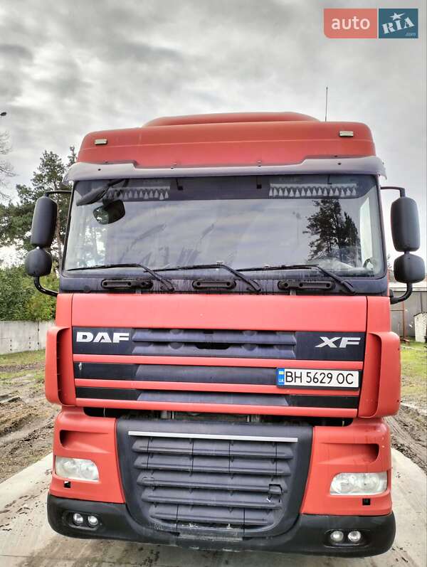Тягач DAF XF 105 2011 в 