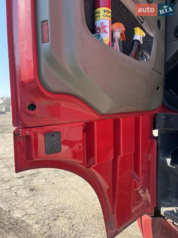 Грузовой фургон DAF XF 105 2006 в Львове