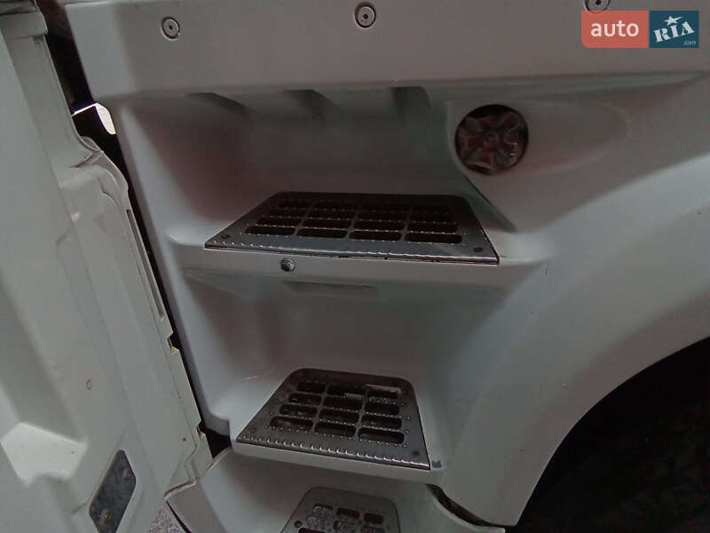 Тягач DAF XF 105 2008 в Ровно