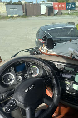 Тягач DAF XF 105 2010 в 