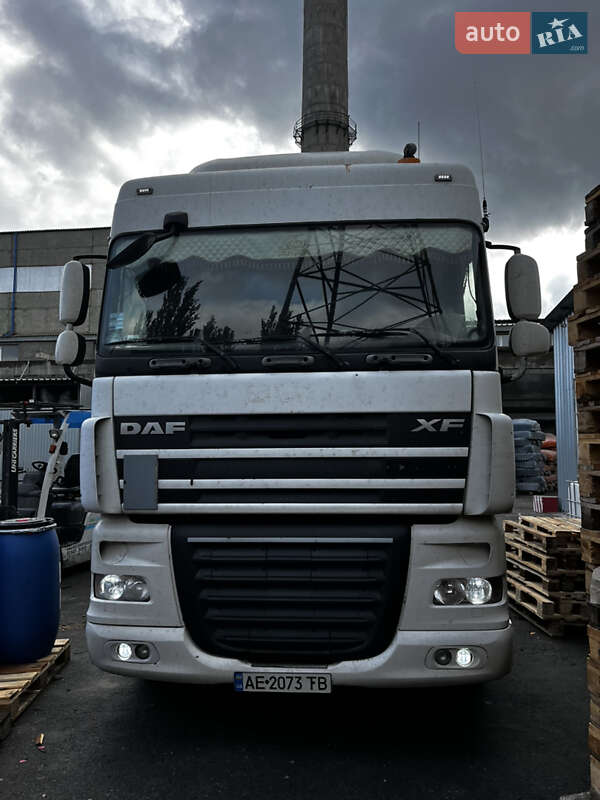 Тягач DAF XF 105 2007 в Дніпрі фото Тягач DAF XF 105 2007 в Дніпрі