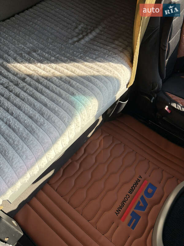 Тягач DAF XF 105 2012 в Черкасах