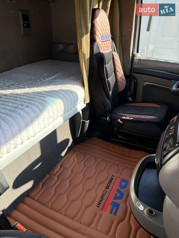 Тягач DAF XF 105 2012 в Черкасах