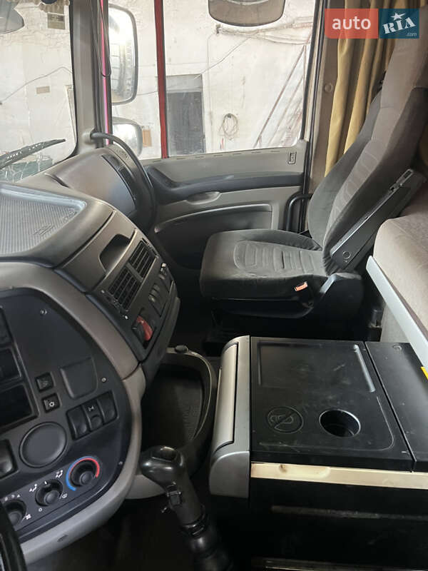 Тягач DAF XF 105 2010 в Чернигове