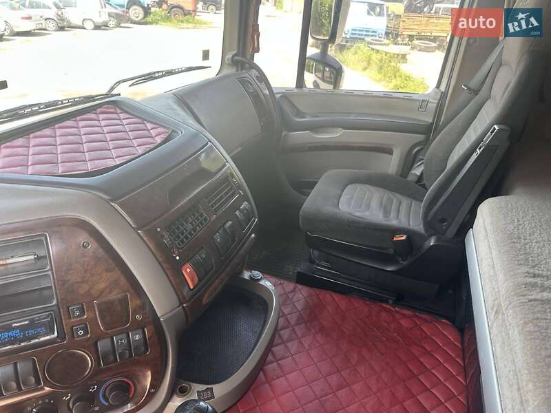Тягач DAF XF 105 2011 в Львове