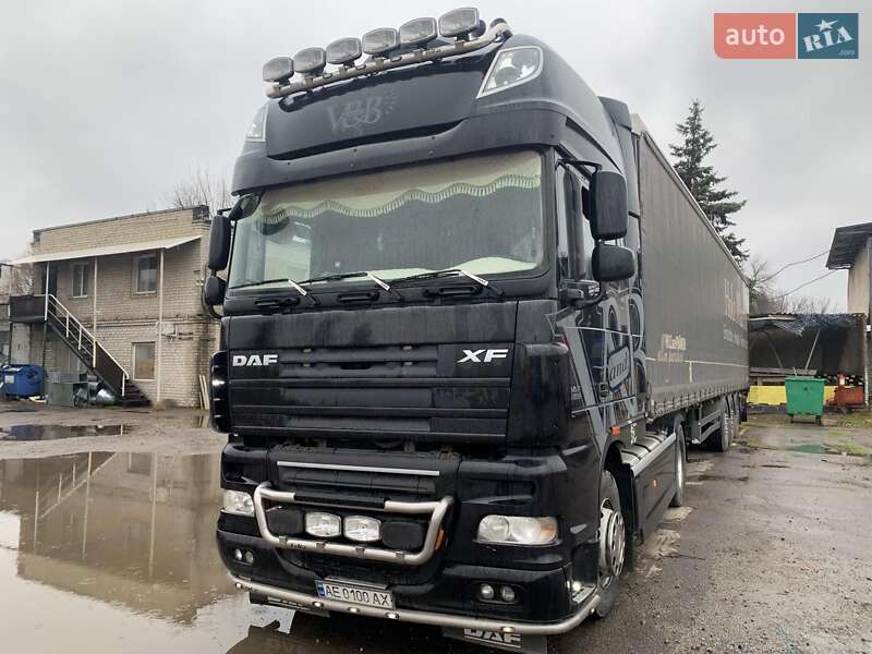 Тягач DAF XF 105 2010 в Дніпрі