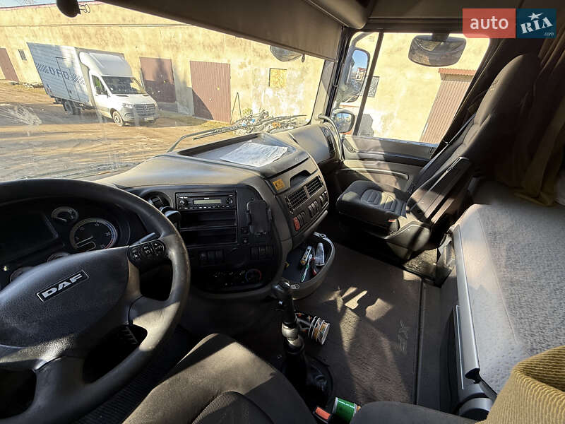 Тягач DAF XF 105 2011 в Самборе
