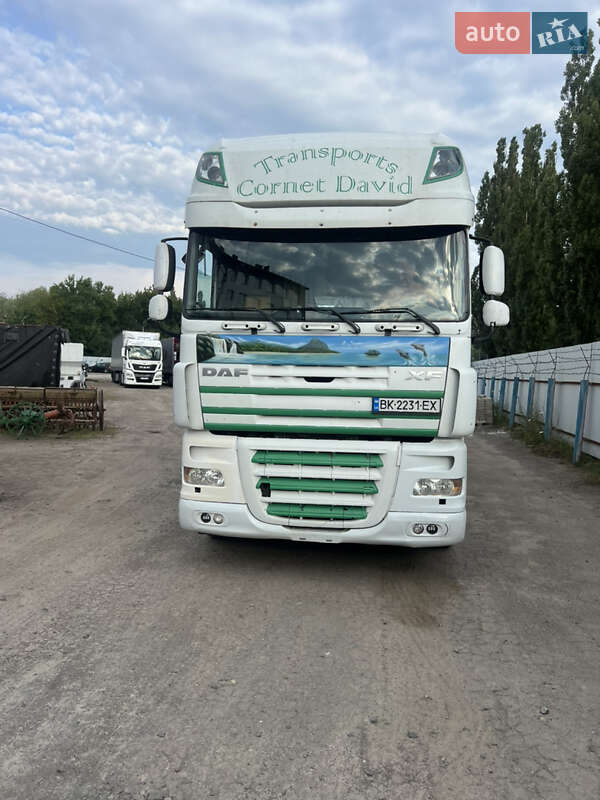 Тягач DAF XF 105 2008 в Ровно