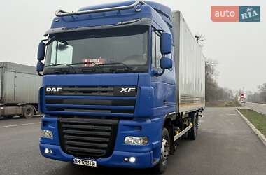 Контейнеровоз DAF XF 105 2007 в Ромнах