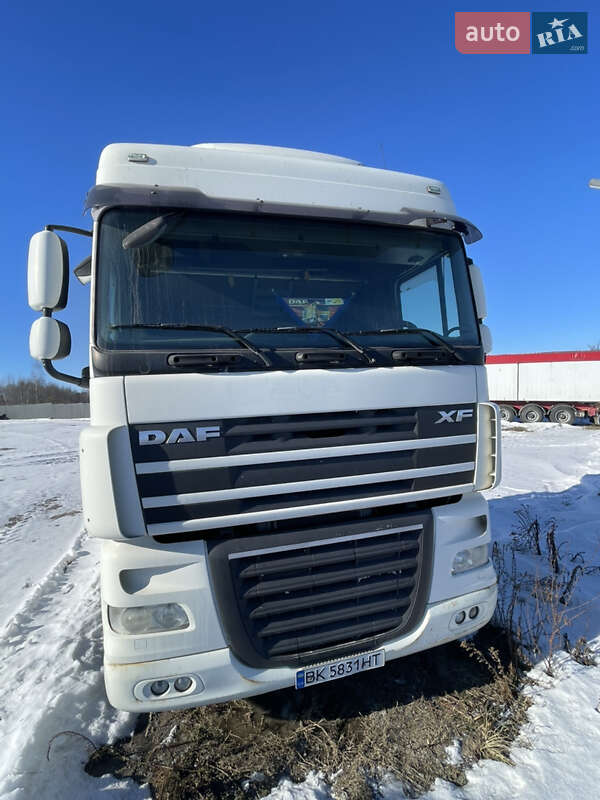 Тягач DAF XF 105 2013 в Ровно