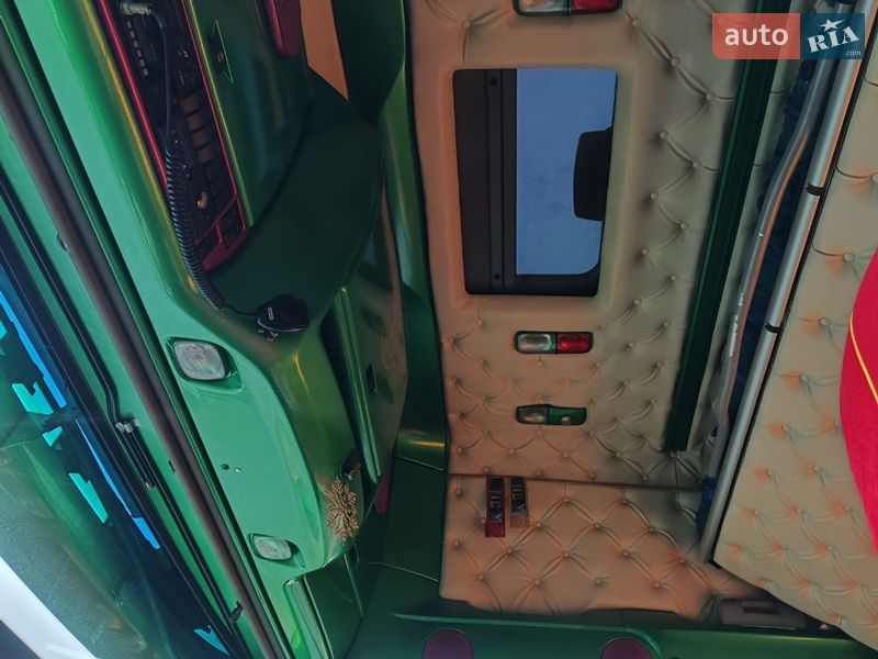 Грузовой фургон DAF XF 105 2012 в Ивано-Франковске