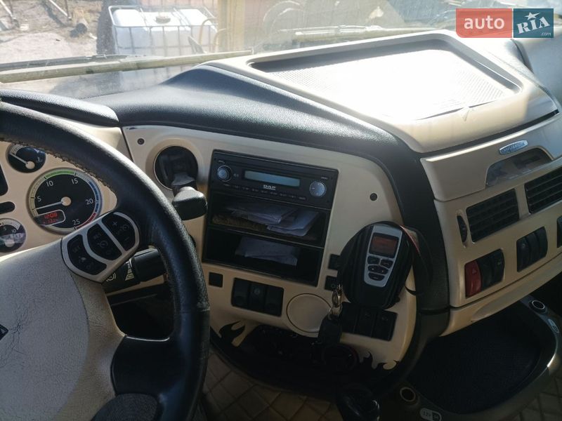 Тягач DAF XF 105 2012 в Краснокутську