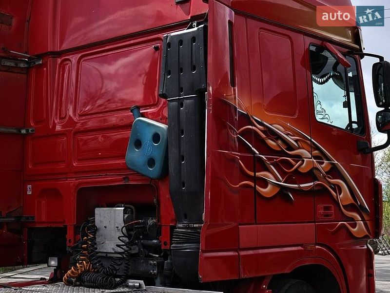 Грузовой фургон DAF XF 105 2008 в Львове