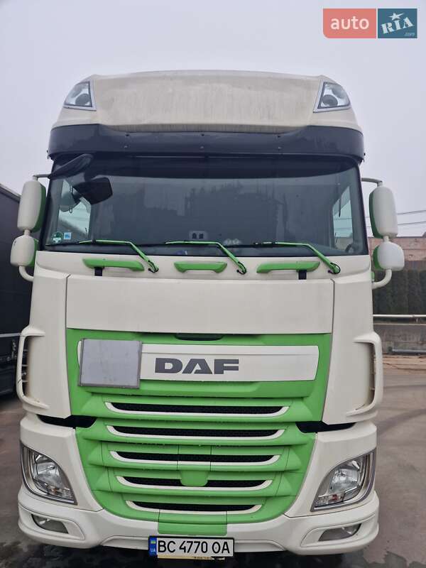 Тягач DAF XF 106 2015 в  фото Тягач DAF XF 106 2015 в