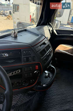Тягач DAF XF 106 2015 в 
