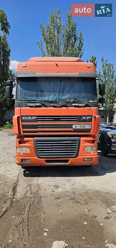 Контейнеровоз DAF XF 95.480 2004 в 