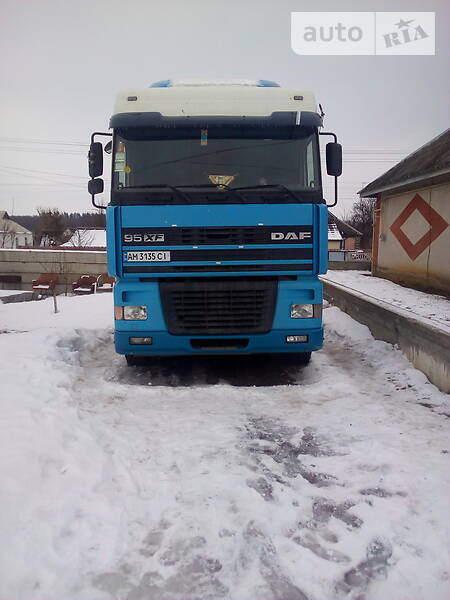 Тягач DAF XF 95 2002 в Попельне