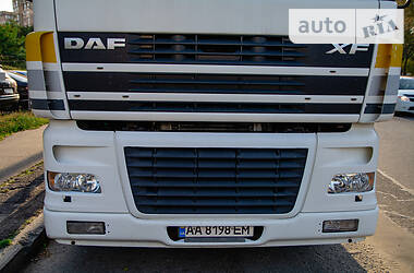 Грузовой фургон DAF XF 95 2003 в Киеве