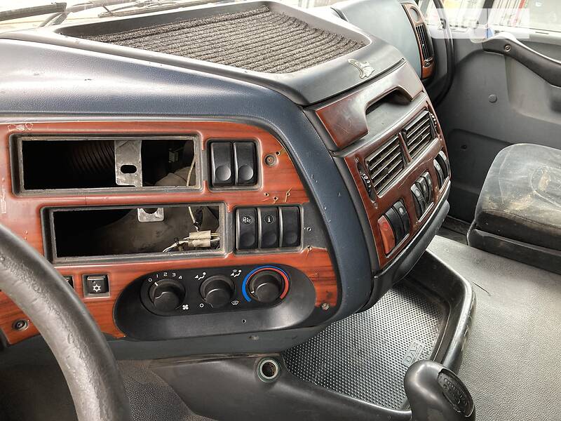 Тягач DAF XF 95 2001 в Кривом Роге