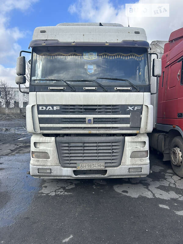Тентованый DAF XF 95 2004 в 