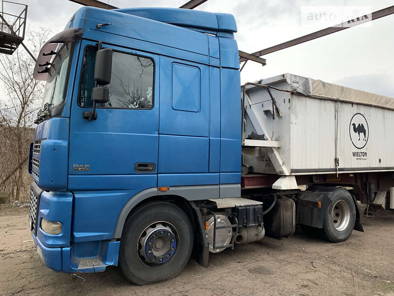 Зерновоз DAF XF 95 2006 в Киеве